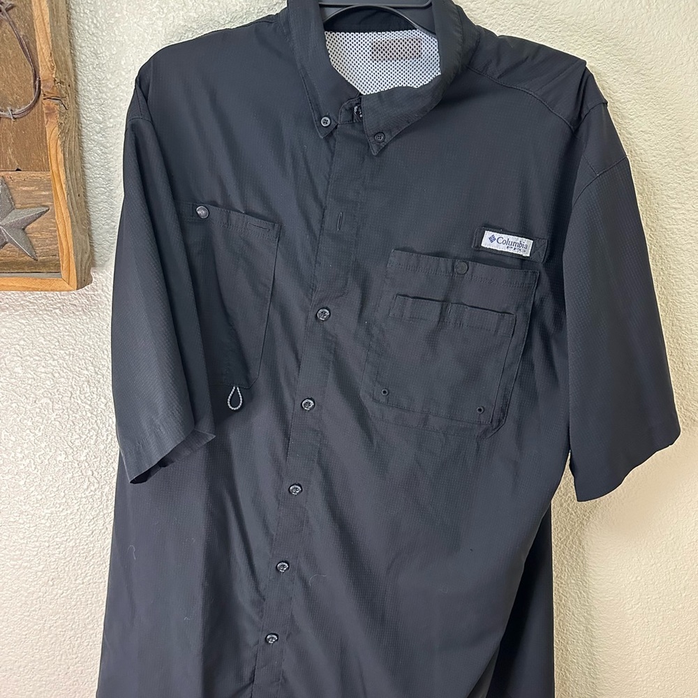Columbia Black Button-Up Shirt
